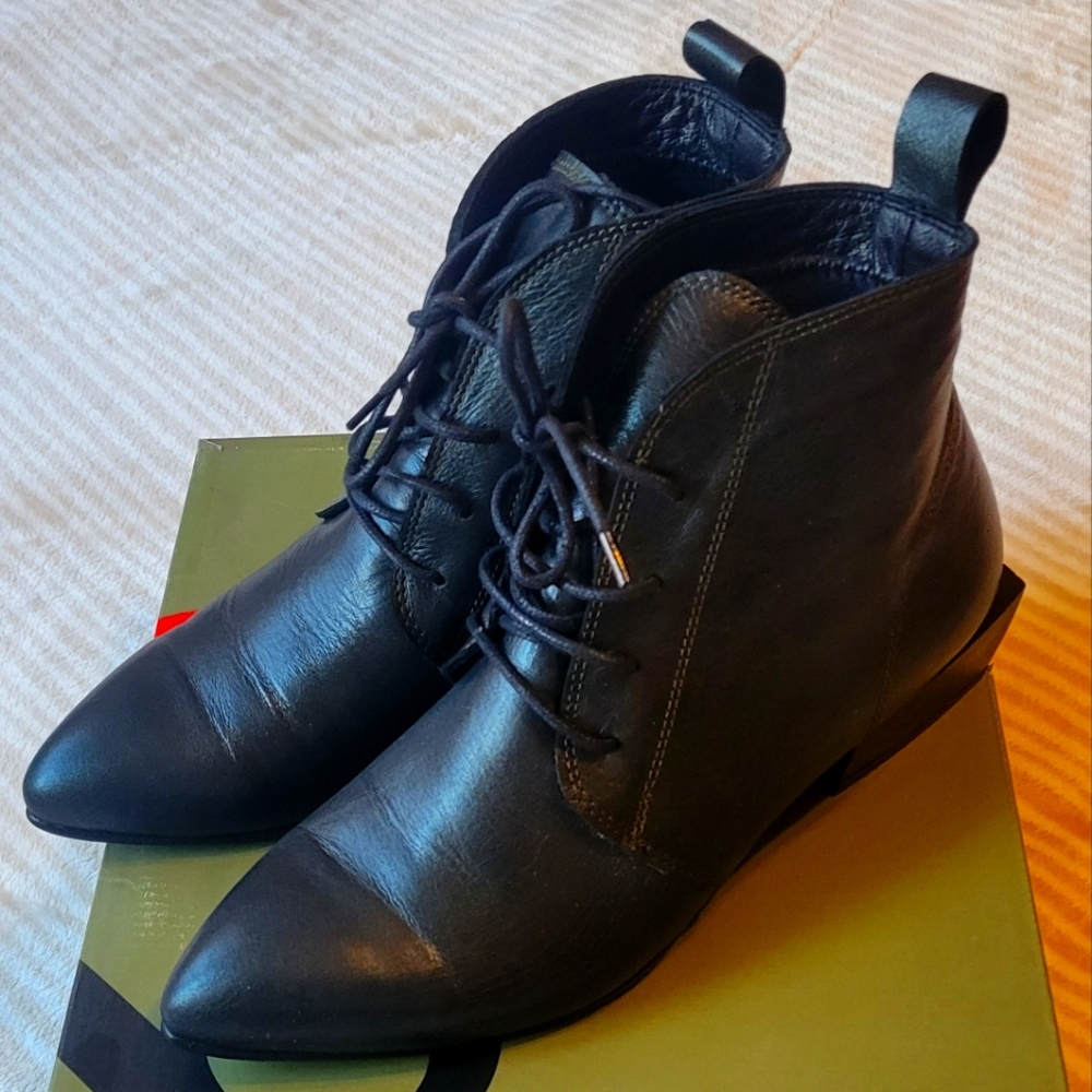 Bueno Shelby Boot, Size 39, Green Espiga Color